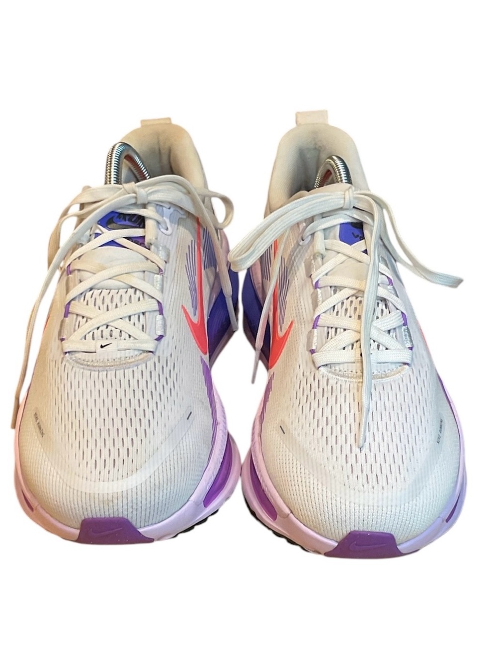 Nike Vomero 18 Women’s Running Shoes White Violet Mist Sapphire Hot Lava Size 10 - Picture 3 of 7